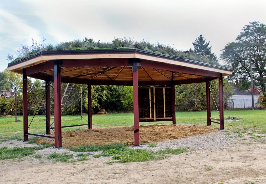 24-Edible-Hut